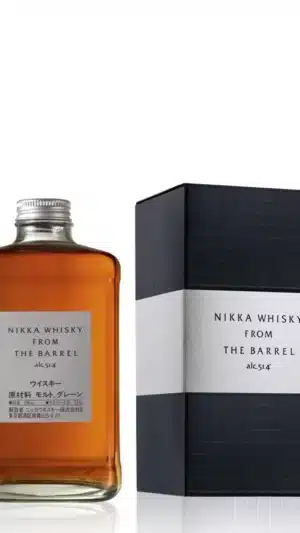 Bouteille de whisky Nikka élégante.