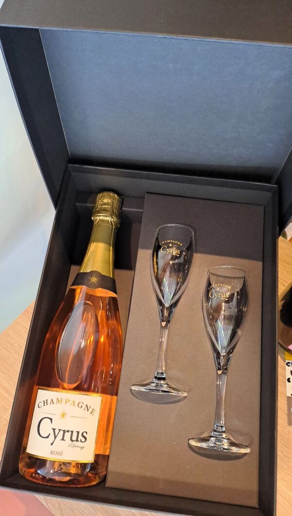 Coffret Cyrus Rosé 75 cl + 2 flûtes