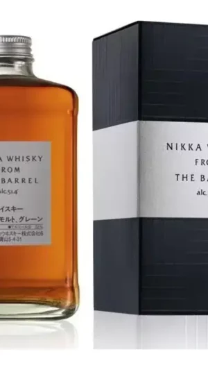 Bouteille de whisky Nikka élégante.